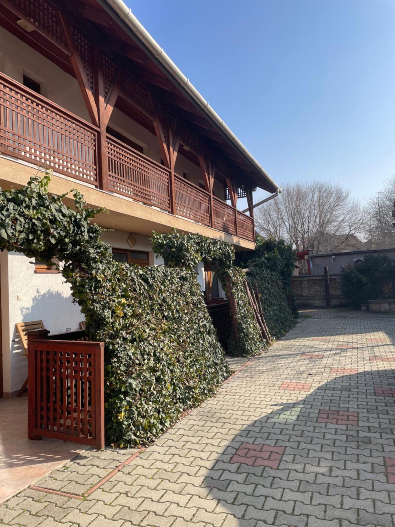 Rozsakert Apartmanhaz Hajdúszoboszló Extérieur photo